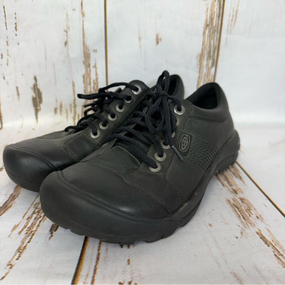 Keen, Black Leather Men's Sneakers. Size 10. In excellent condition!
